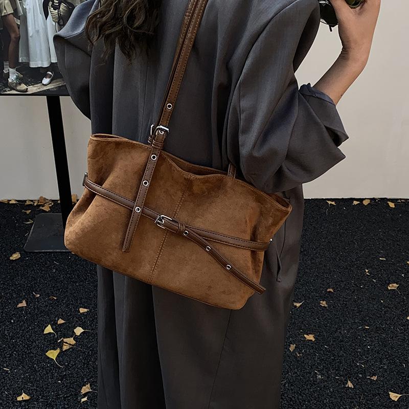 Casual Single-shoulder Bag, Large-capacity Commuter Tote Bag, Fashionable and Simple Underarm Bag