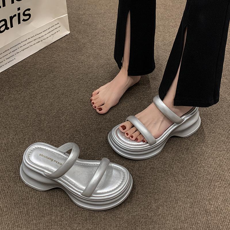 

High-heeled slippers women s summer outer wear 2025 new summer high-end small thick-bottomed beach with skirt cool slippers 34 чорний
