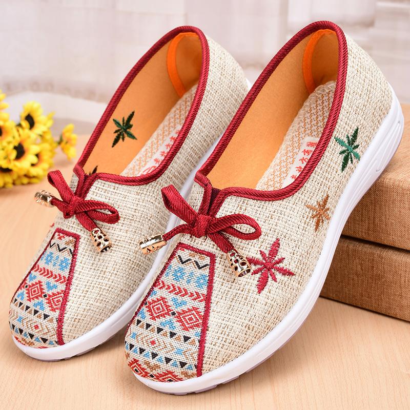 

Текстильная обувь женская весна и осень новая мягкая подошва нескользящая на плоской подошве на одном педале средняя и старая повседневная текстильная обувь 35