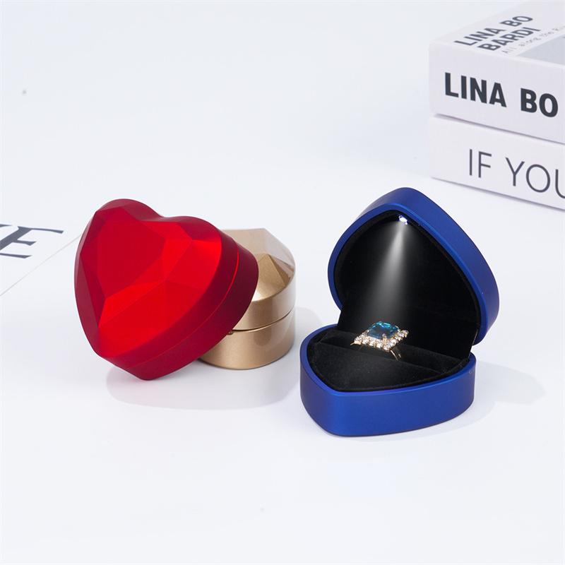 1 Stück Kreative Herzförmige LED-Licht Schmuckschatulle High-End Verlobung Geständnis Ringbox Licht Schmuckaufbewahrungsbox