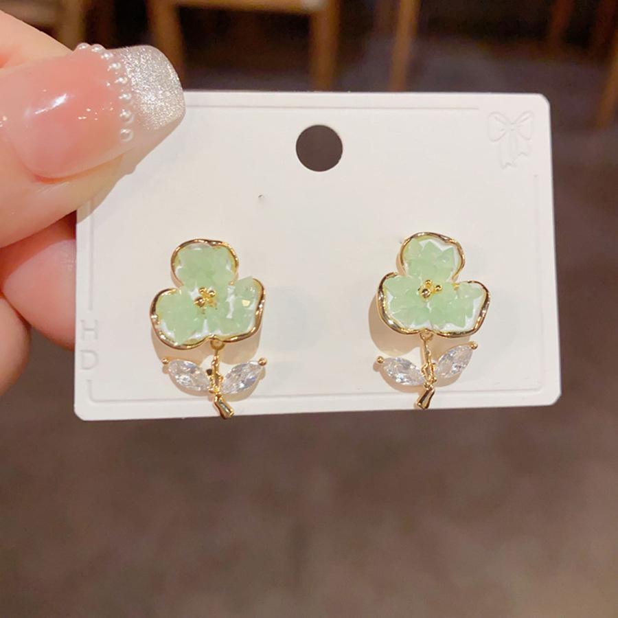 

Серьги-гвоздики с цветком из циркониевого кристалла, маленькие, свежие и милые, простые универсальные серьги для женщин