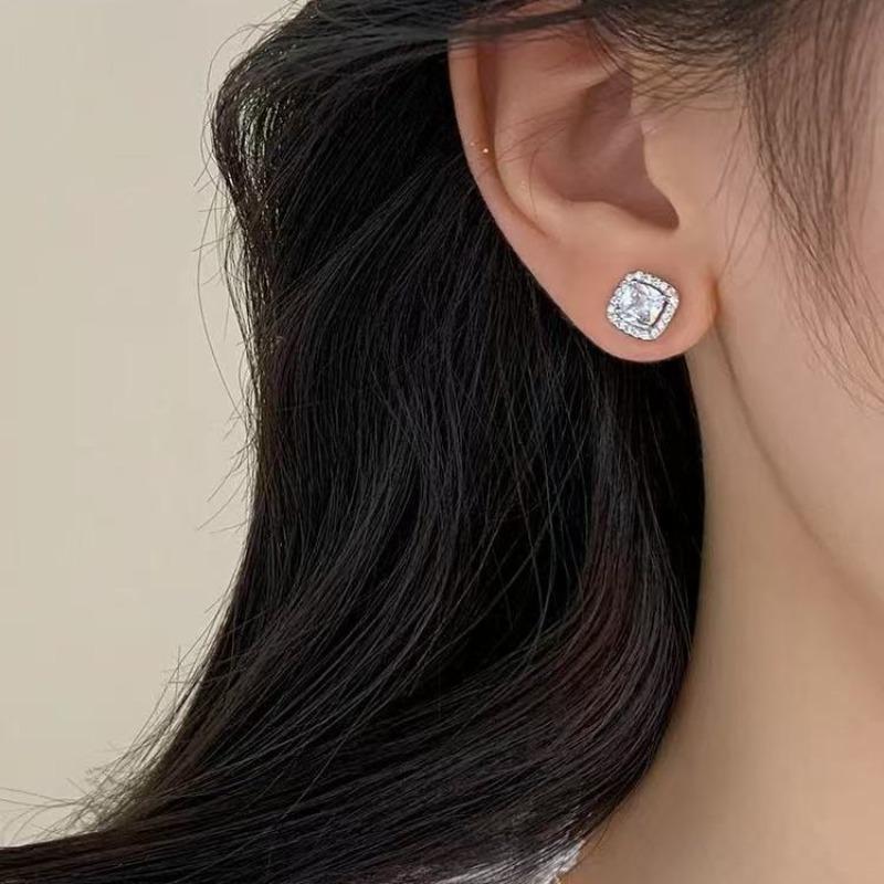Fudge Stud Earrings - A Niche, Minimalist and Luxurious New Style Pair of Earrings. High-end Women's Jewelry.