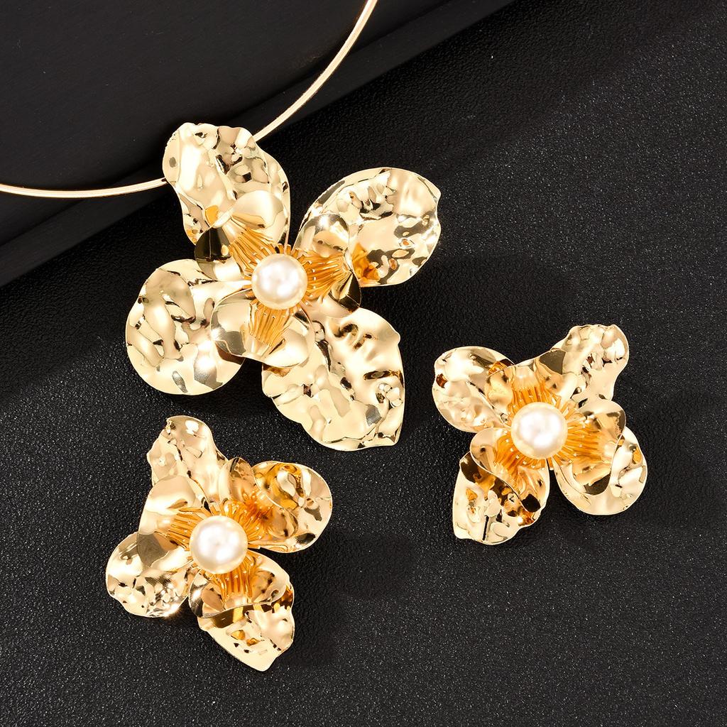European & American Irregular Floral Jewelry Set for Women Fashion Minimalist Metal Pearl Decor Choker Necklace and Earrings Set