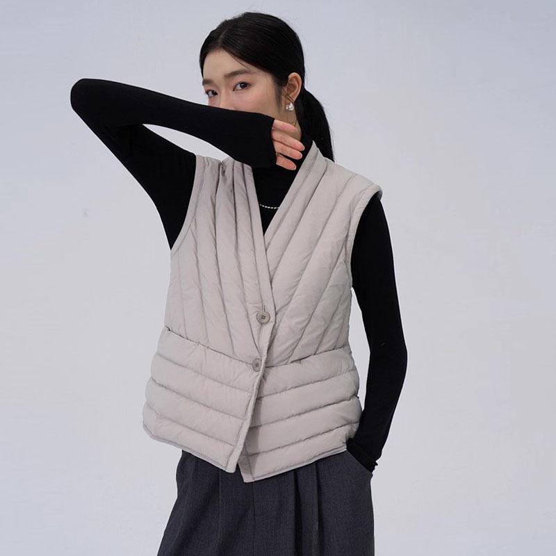 Trendy Women's Slimming V-neck Down Vest - Winter 2026 Fashion, Casual Wear with Gentle Light and White Duck Down