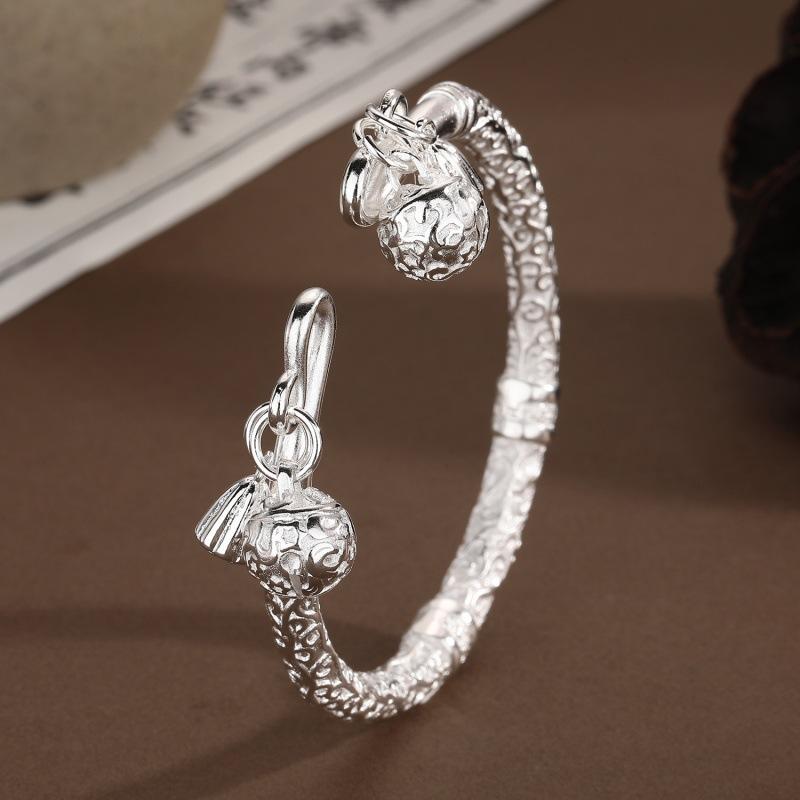 New Cloud-patterned Palace Bell Bracelet, New Chinese-style Open Design, Niche Design, High-end Versatile Light Luxury Accessory Gift