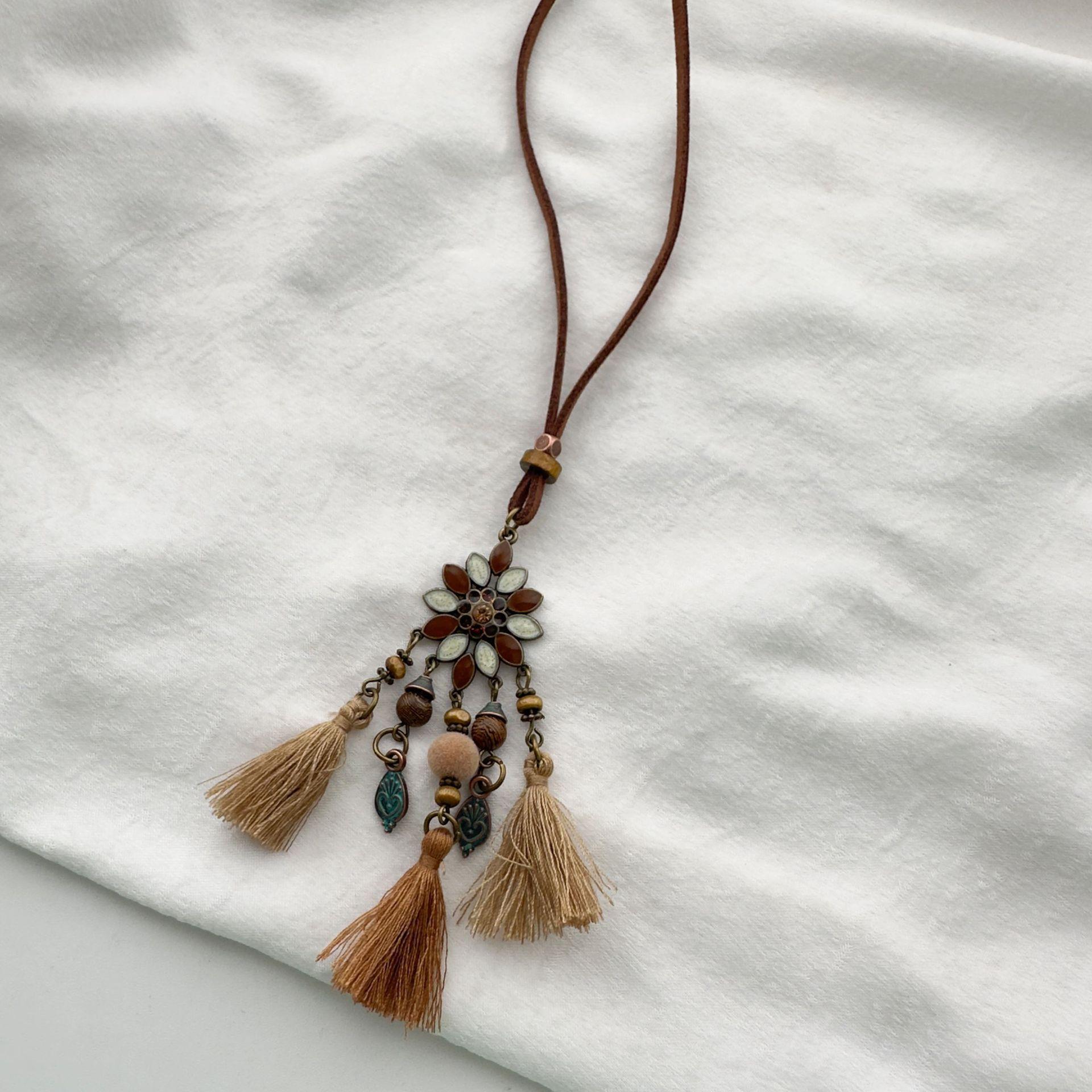 Bohemian coffee retro butterfly pendant, fringed necklace, female style fashion versatile sweater chain with accessories