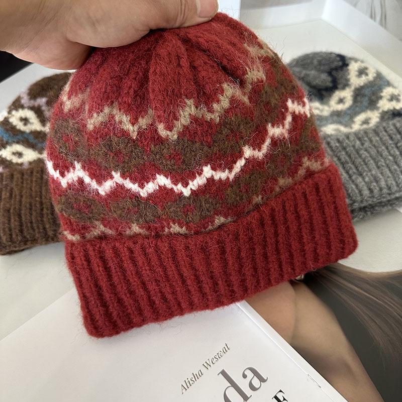 Knitted Wool Hat for Women In Autumn and Winter Versatile Retro Warm Face Showing Small Fashion High End Outdoor Cold Proof Pile Hat