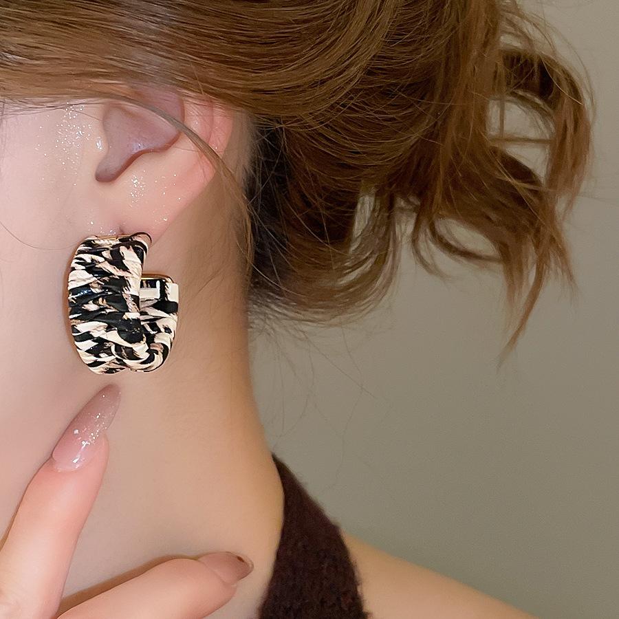 European and American retro autumn and winter geometric leather leopard print earrings light luxury stud earrings personality temperament earrings