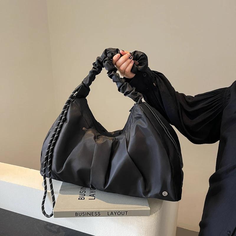 

Новая высококачественная сумка-мешок для подмышек с нишевым смещением, плиссированная, вместительная, высококачественная, элегантная и универсальная сумка через плечо