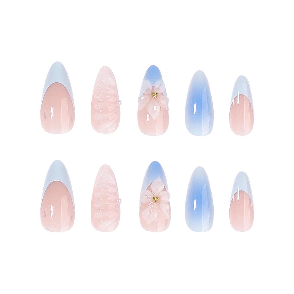 Le Fan 3D Flower Almond-Shaped Wearable Nails in Short Length