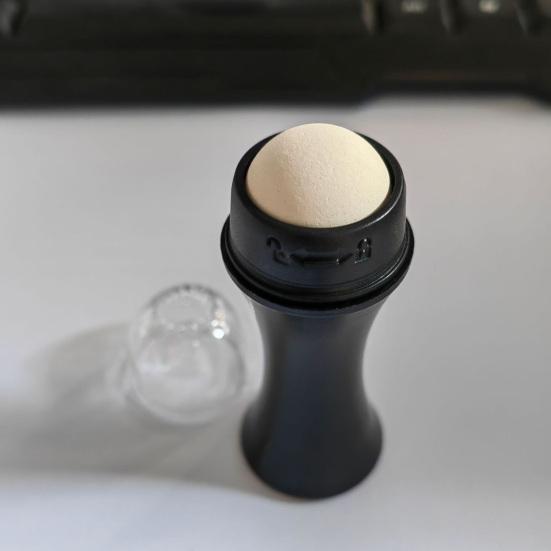 Rolling Stone Ball Easy Absorbing Efficient Pore Cleaning Portable Facial Oil Absorber Skin Care Tool