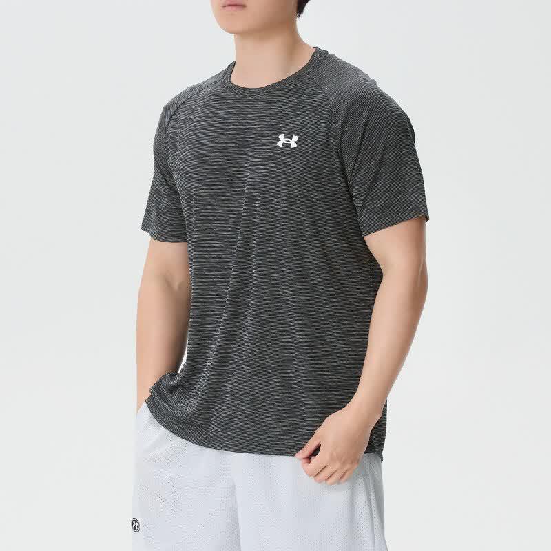 Under Armour Men s Summer Short-Sleeve T-Shirt L
