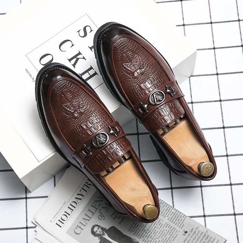 

2021 Pedal crocodile pattern men s trend British Korean version inner height increase casual pointed gold inner height increase men s shoes 47 коричневый