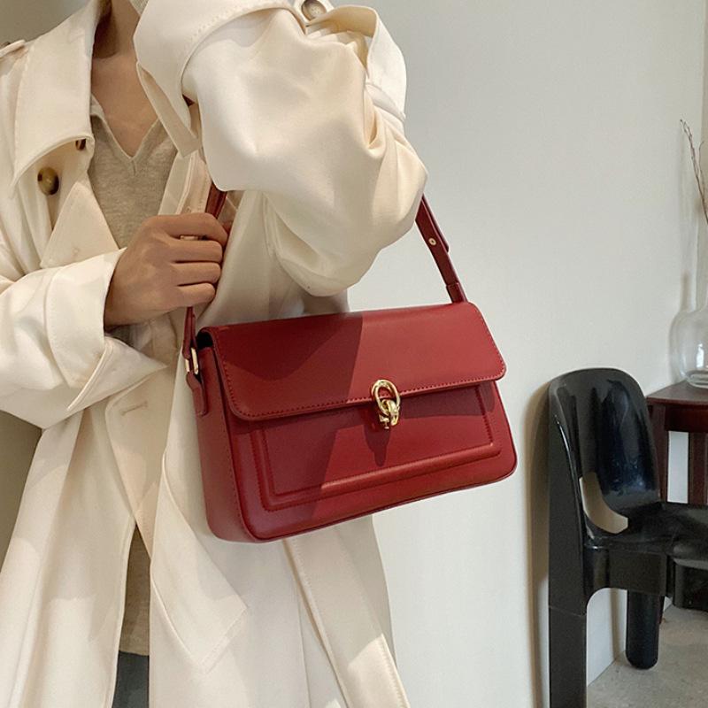 Small Square Bag Single Shoulder Armpit Bag Women's New Fashionable Red Bag
