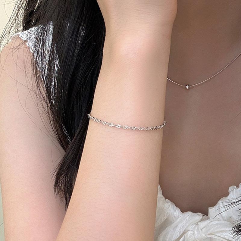 Simple Fresh Twisted Plain Bracelet For Women Minimalist Versatile Niche Design
