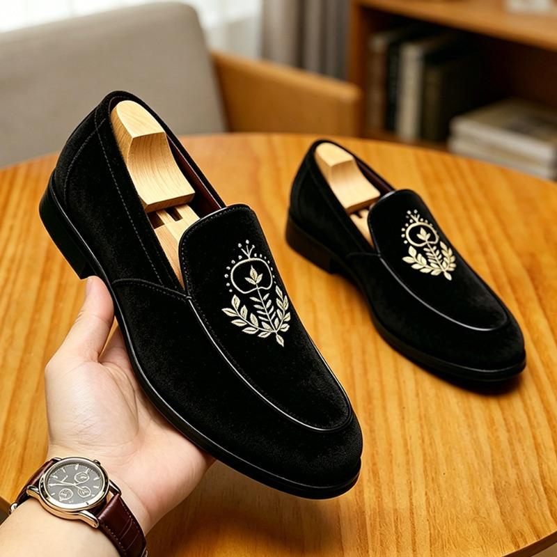 Men's embroidery one-pedal men's shoes breathable and non-smelly feet casual leather shoes summer