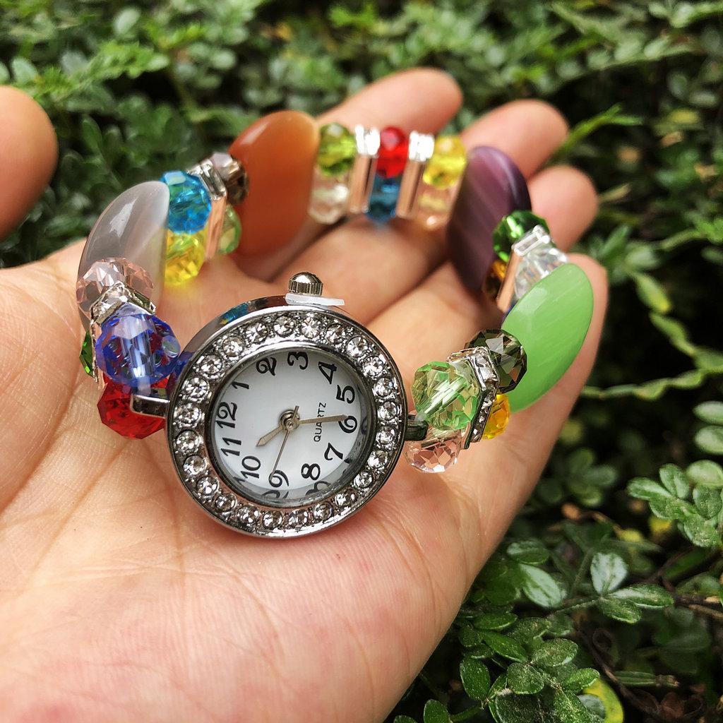 Trendy Women's Seven-Color Cat's Eye Bracelet Watch with Inlaid Diamonds