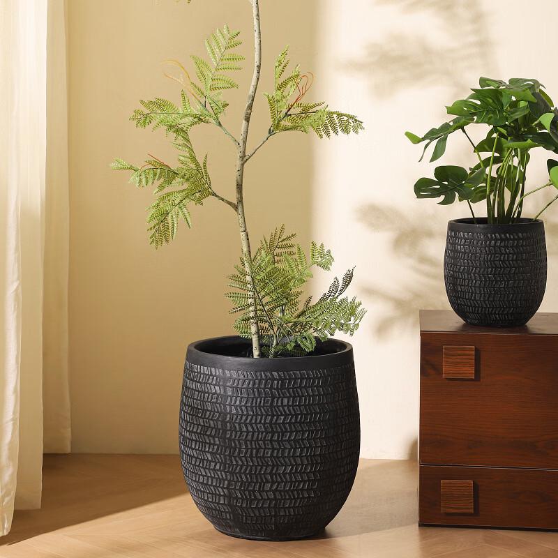 Vintage Black Magnesium Clay Planter 24cm