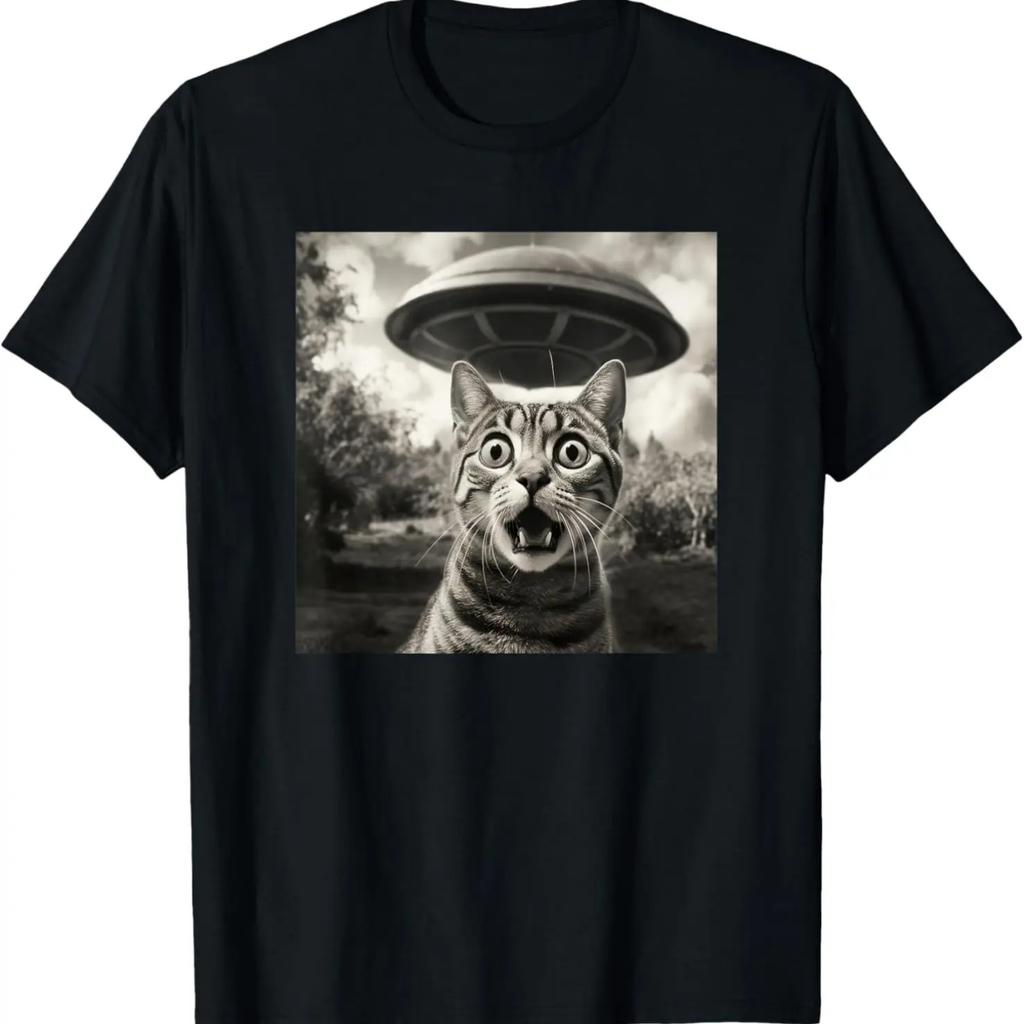 Surprised Cat and UFO Black and White Photo 1950s Alien T-Shirt