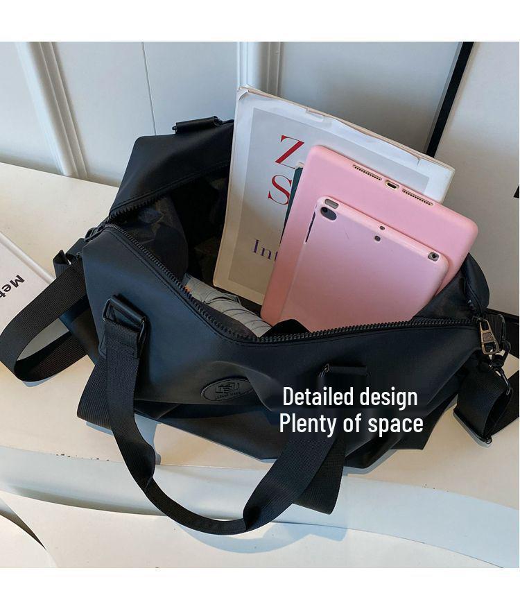 High-Capacity Business Travel Shoulder Bag - Convenient Overnight Handbag