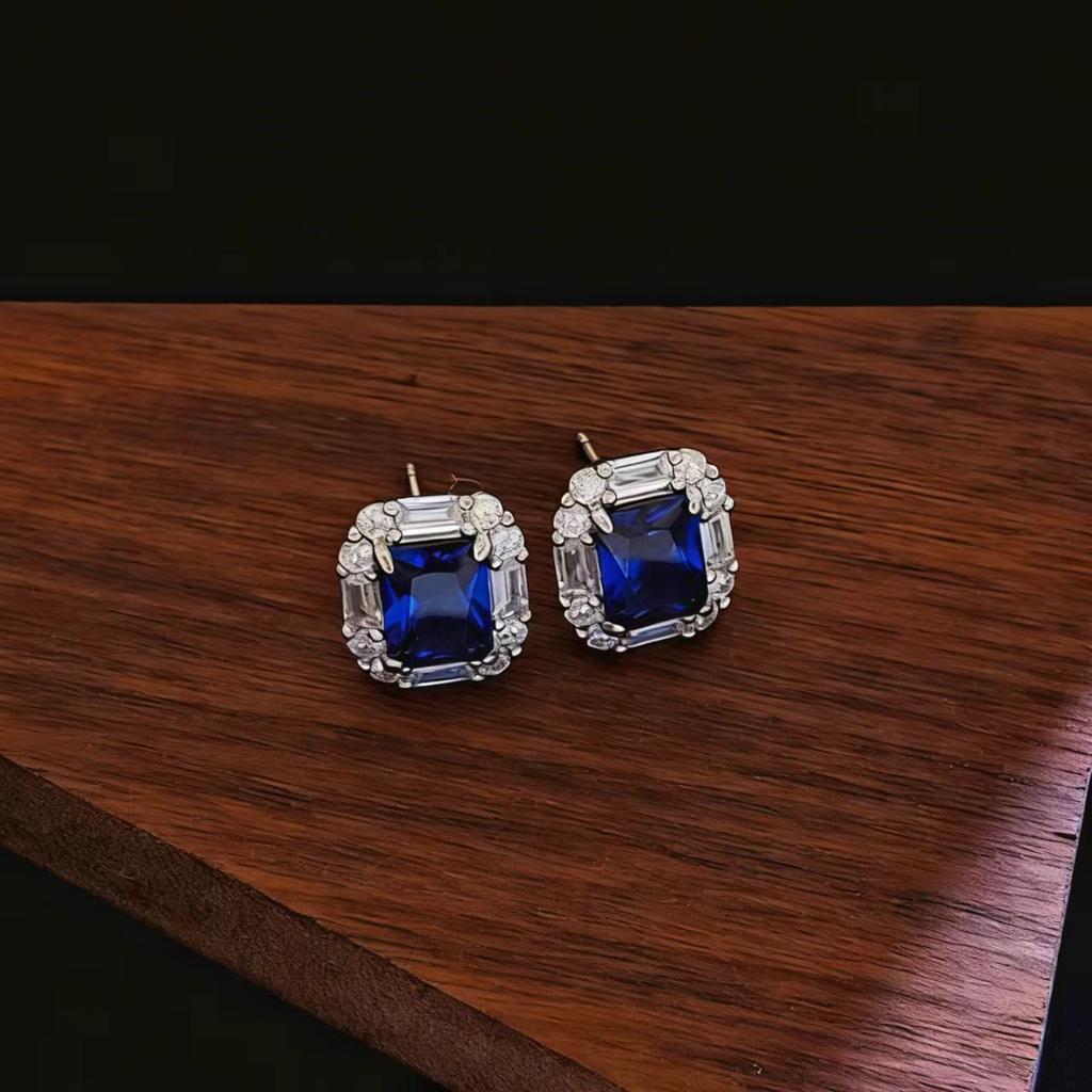 Fashion Cultivation Ruby Sapphire Emerald Square Stud Earrings Light Luxury Fashion Full Diamond Stud Earrings