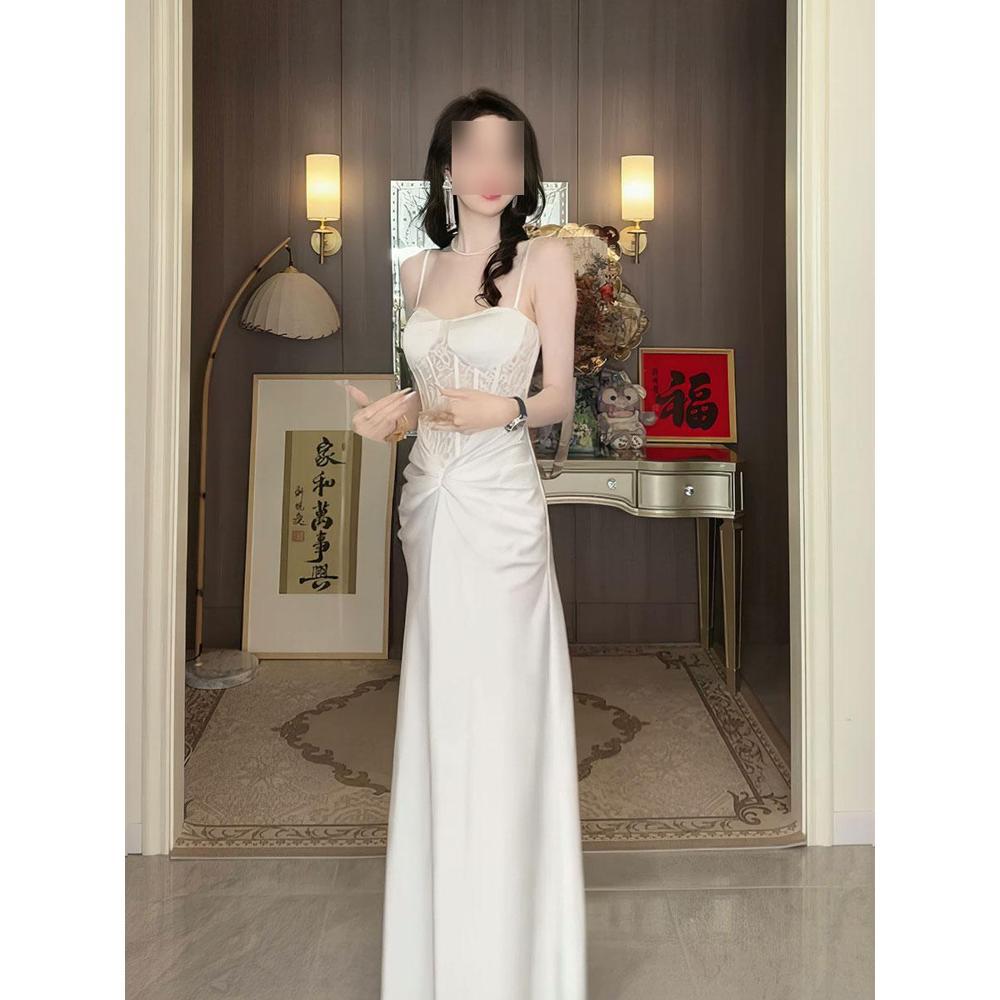 

Темпераментный стиль мода темперамент маленькое кружево вставка рыбий скелет платье на бретелях платье XL- (recommended 110-60kg)