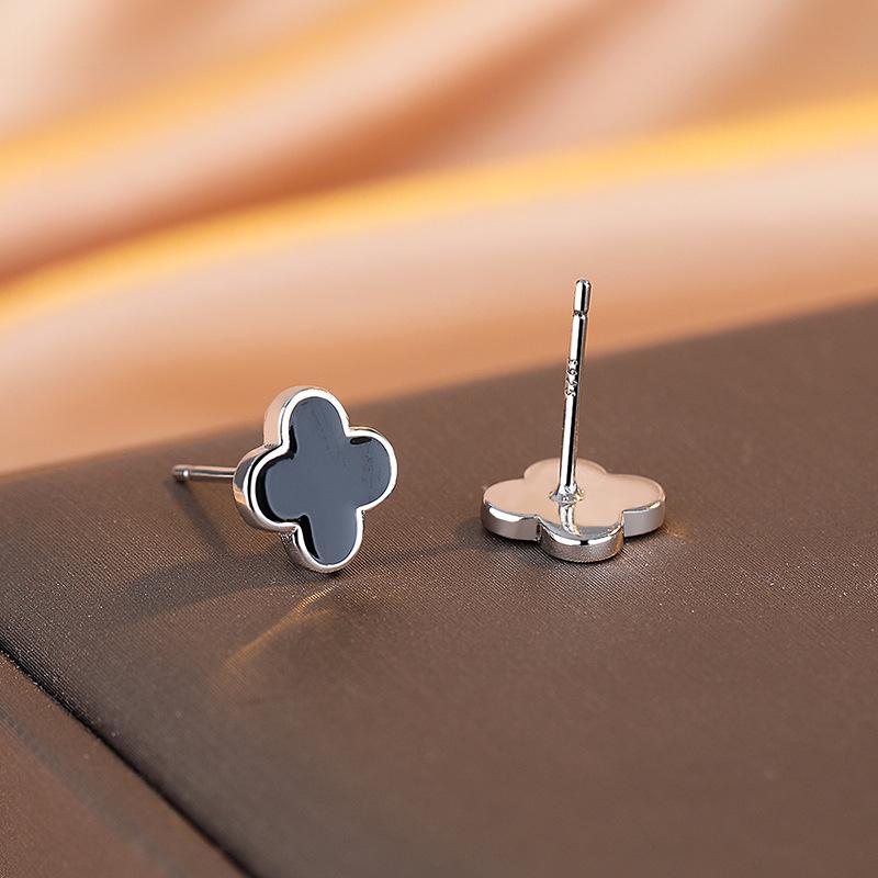 Orecchini a Bottone Quadrifoglio Personalizzati Stile Dolce e Cool alla Moda Semplici Versatili Argento Sterling Nero Trendy Piccoli e Raffinati