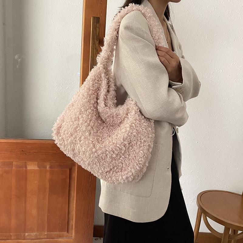

Плюшевая сумка женская большой вместимости 2025 новая осенне-зимняя повседневная на плечо плюшевая сумка высокого класса дорожная сумка для通勤 розовый