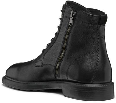 Boots & Stiefel