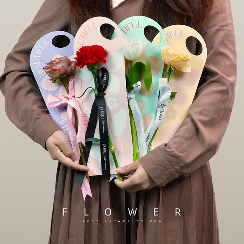 5 Stück Handheld-Strauß-Verpackungsbox Papierblumenkarte Blumenarrangement-Papier Valentinstag Festivalbedarf