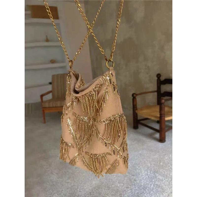 

New Chinese bag summer new fashion sequined tassel design shoulder messenger women s dinner small bag women