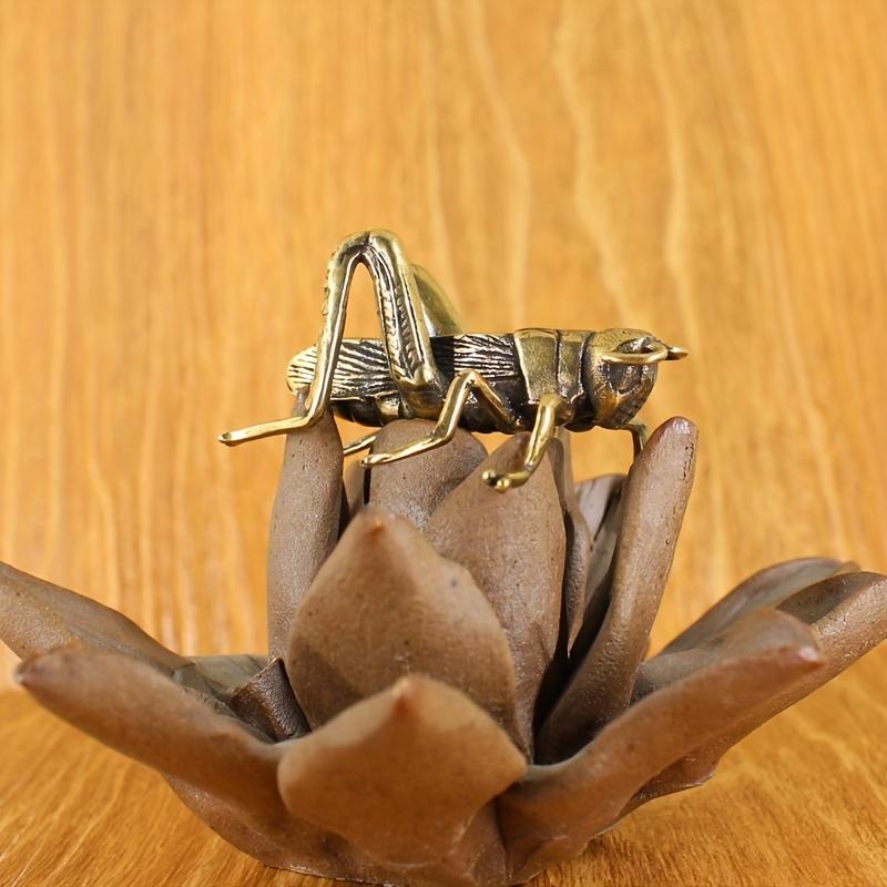 1 Stück exquisite Vintage-Heuschreckenfigur aus Messing – antikes Metallhandwerksornament, kleine Schreibtischdekoration für Thanksgiving