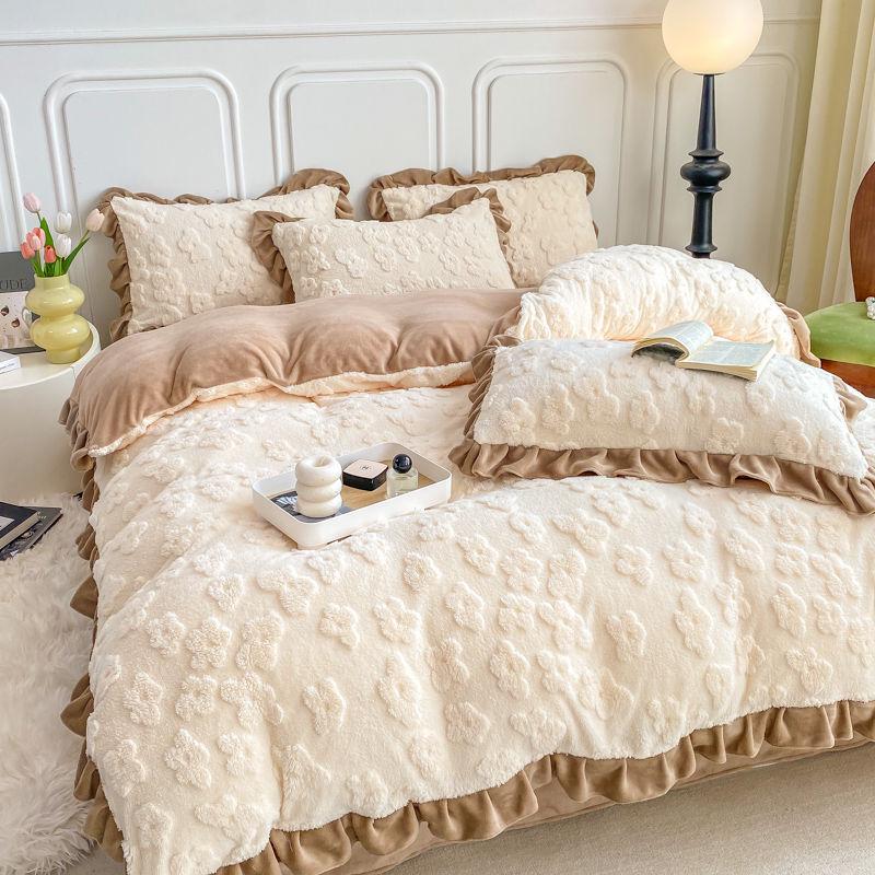 Korean Style Crystal Velvet 4-Piece Winter Set: Thickened Milk Velvet Duvet Cover with Coral Fleece and Fitted Sheet.
