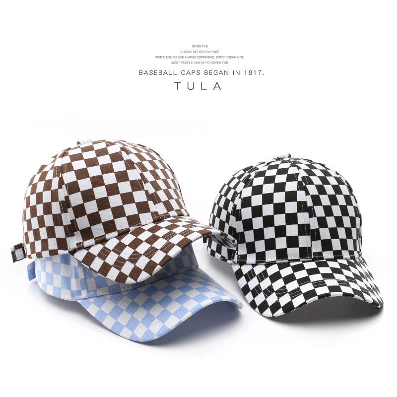 Trendy checkered baseball cap, outdoor sports hat for women, sun-protective visor, men's stylish cap