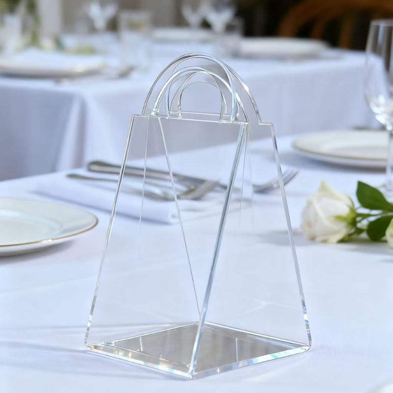Candy Handmade Gift Box, Triangular Acrylic Packaging Box, Gift Decoration Handle Basket, Transparent High-end Wedding Decoration Box