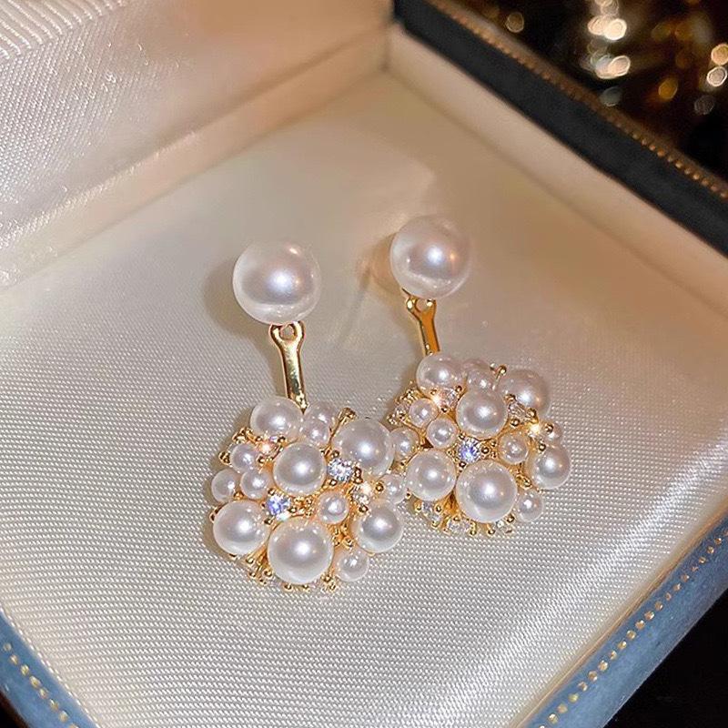 Niche temperament high sense rear hanging hydrangea pearl stud earrings women's fashion light luxury versatile new earrings