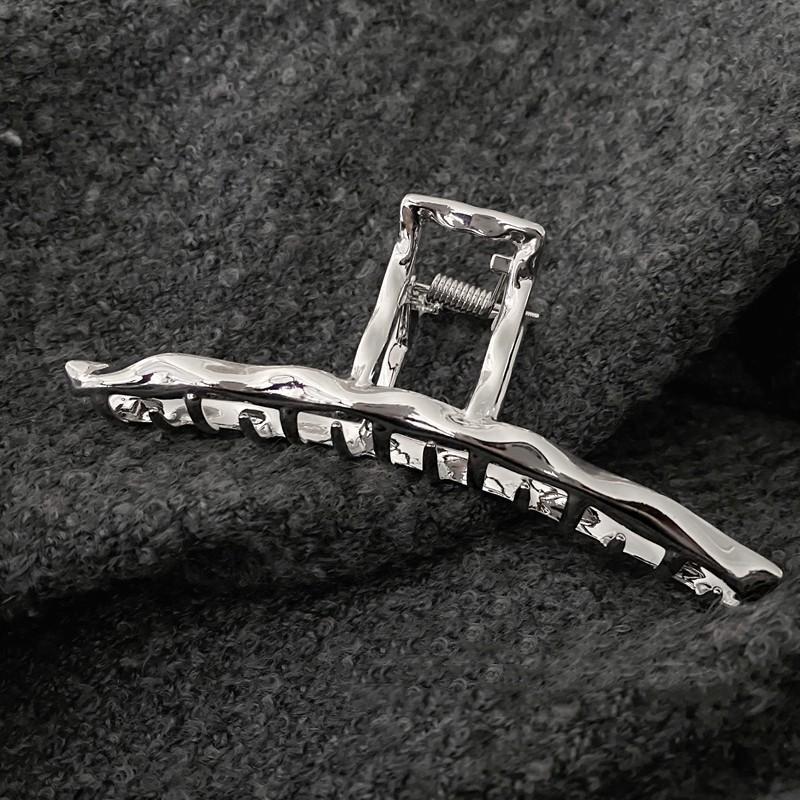 Spring and Summer 2025 New Ins Cold Wind Metal Hairpin Back Head Grab Clip Shark Clip