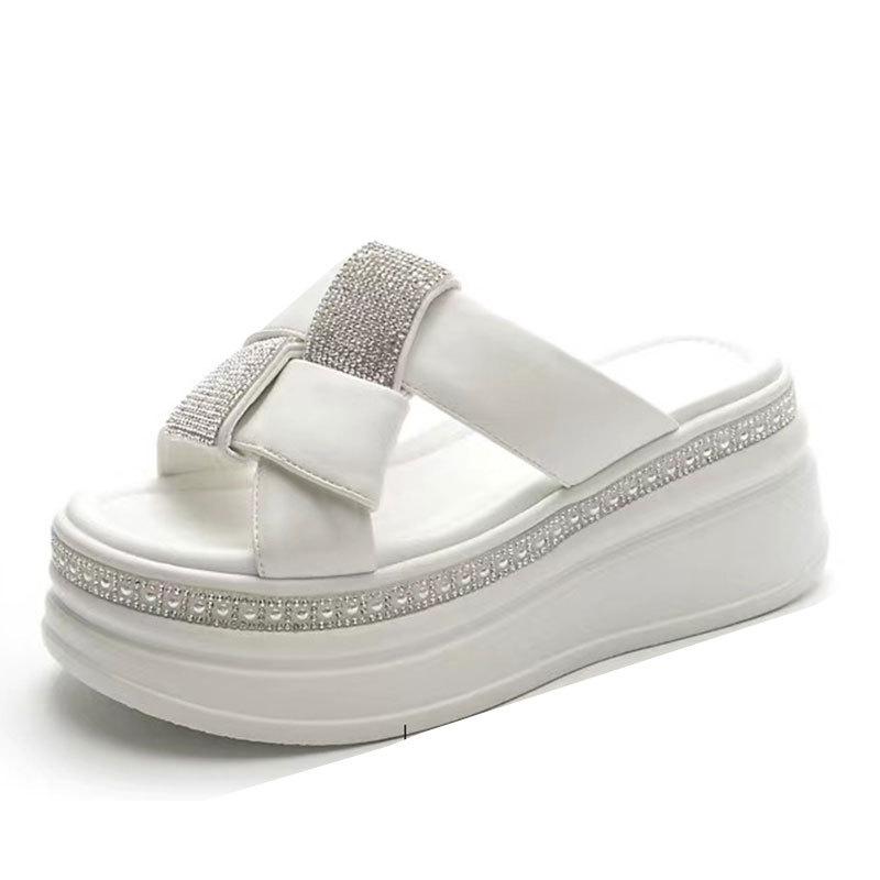 sponge cake thick-soled one-word slippers in the summer of 2025, new soft-soled slippers, women's skirts, thin beach sandals