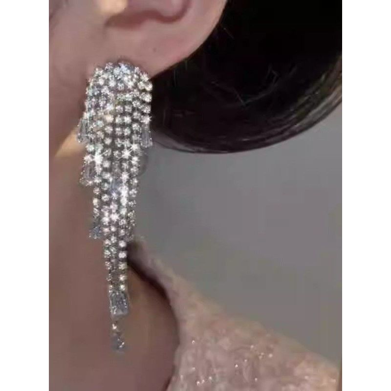 Fashion Retro Face Slimming Black Zircon Tassel Earrings Online Influencer Refined Long High-Profile Earrings Frosty Style Earrings