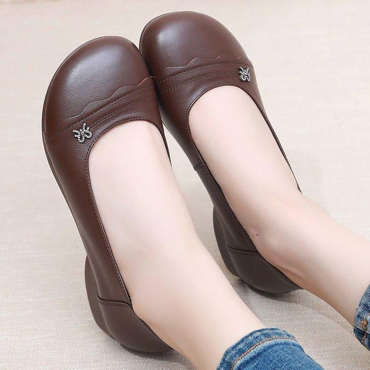 

Туфли-лодочки для женщин среднего и пожилого возраста, удобные, мягкие на подошве, одинарные, женские, весна 2025, новая модель, из говяжьей кожи, новая нескользящая плоская подошва, для мамы lea 41 темно-коричневого