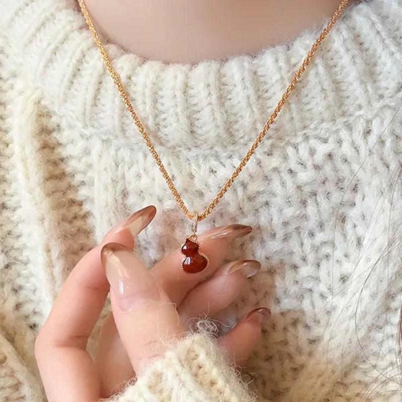 Chinese double-sided red gourd pendant necklace