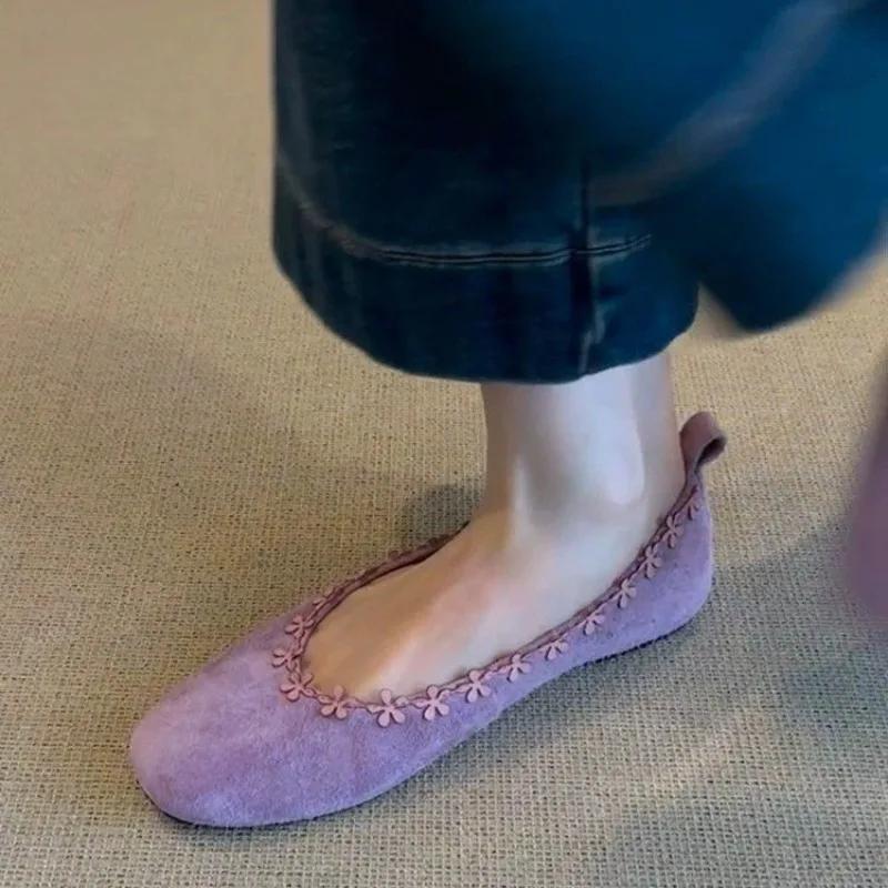 Fashion Silver round Head Flower Soft Bottom Flat Shoes Women's Slip-On Ballet Flats Retro Style Summer Season Solid Color Pattern