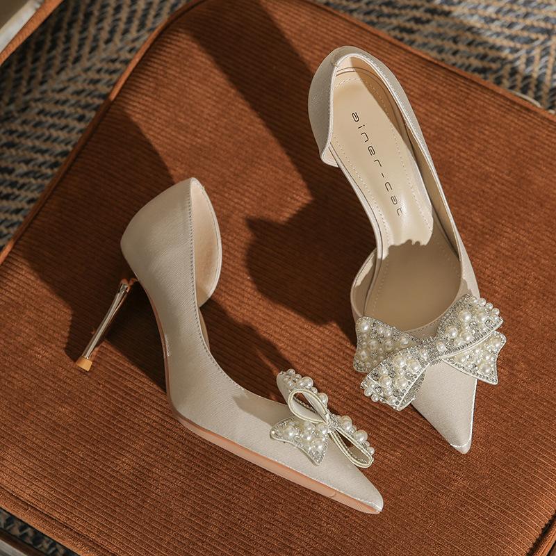 

8330-1 High heels women s thin heels 2025 new wedding shoes pointed side empty rhinestone pearl bow single shoes 34