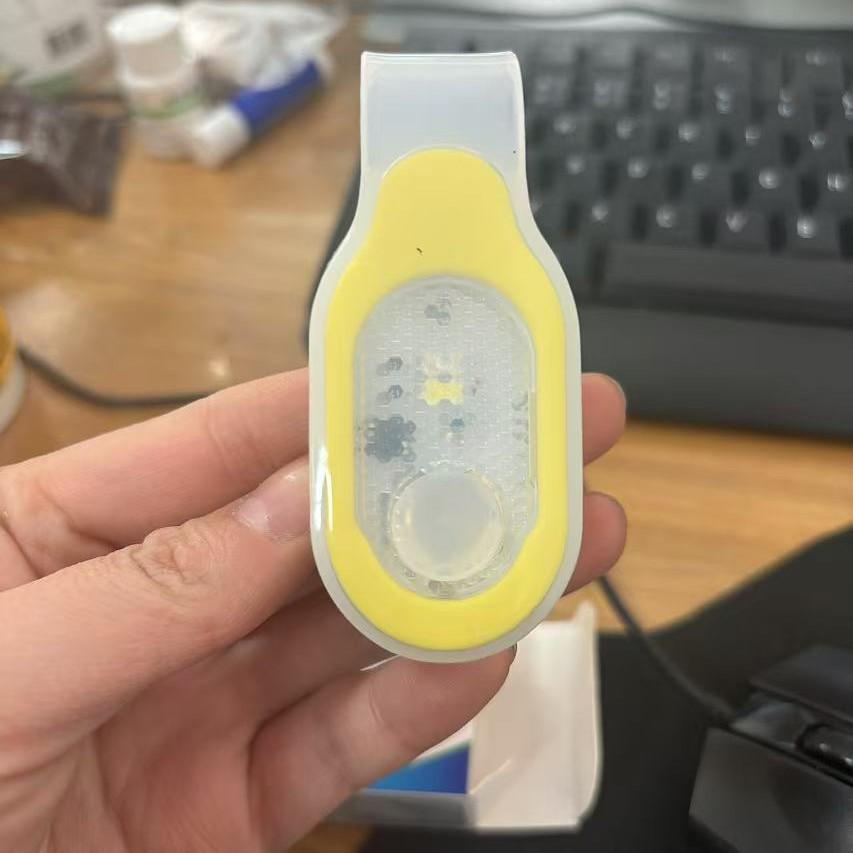 Silicone Multi-Functional Clip Light for Outdoor Sports and Night Running