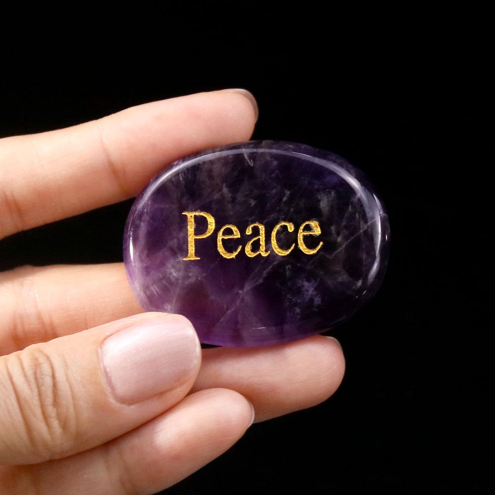 Natural crystal stone, thumb decompression, mixed color, engraving, palm, power stone, oval shape, mixed color crystal piece