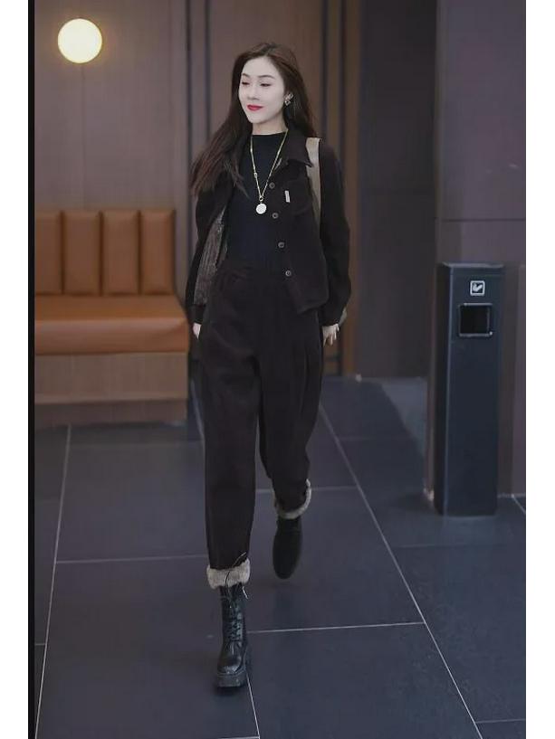 Women's Plush Thickened Casual Two-Piece Suit - Slim, Loose, Meat-Covering Fashion for Autumn & Winter 2024