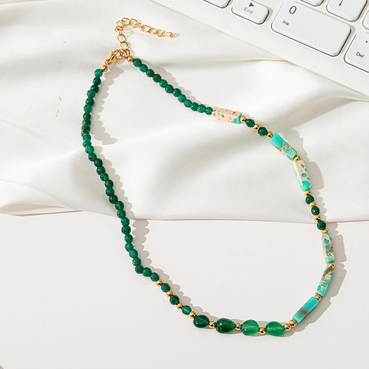 GEMCHIC Women s Geometric Green Aventurine Beaded Necklace, Irregular Semi-Precious Stone Choker with Gold Chain