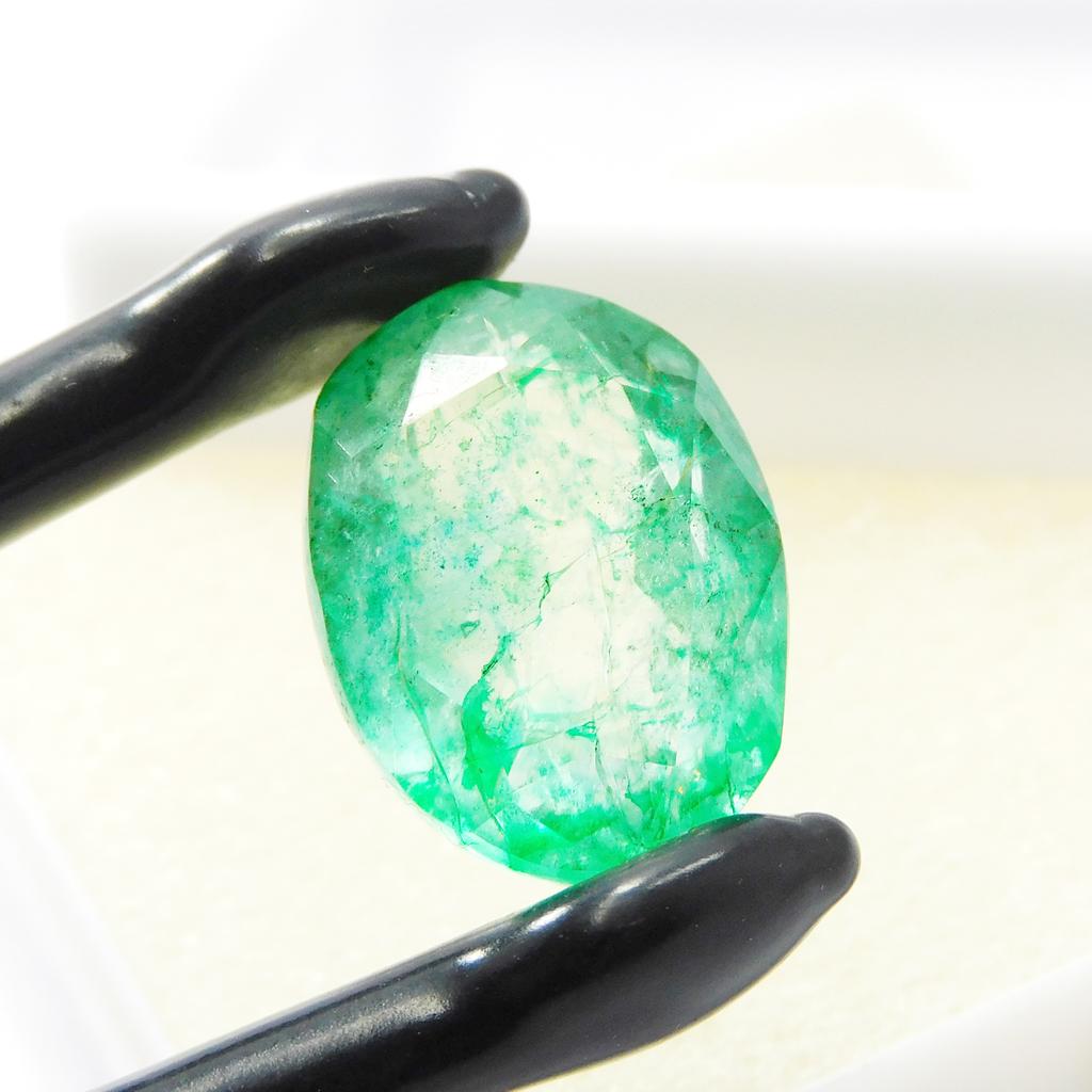 Natural Green Emerald Loose Gemstone Zambia 13.70 Ct Oval Cut for Jewelry Making and Gem Collections