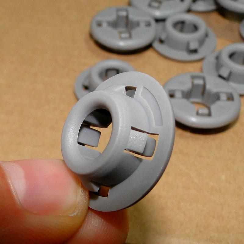 Toyota RAV4 and Corolla Hood Support Rod Buckle (90080-48064, 90480-15034)