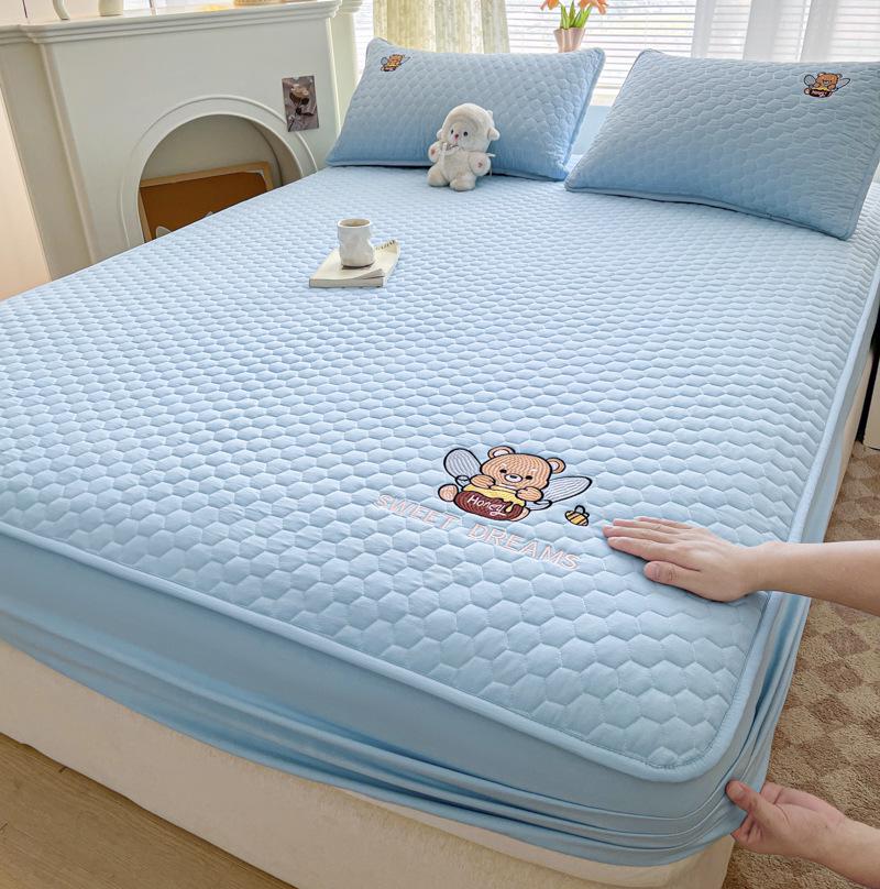 

Class A Soybean Fiber Quilted Mattress Protector: Breathable, Dustproof, Non-slip Full Cover for Simmons Mattress 90*200cm - Fits mattresses up to 26cm